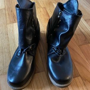 Womens Low Profile Retro Cuffed Martin 
